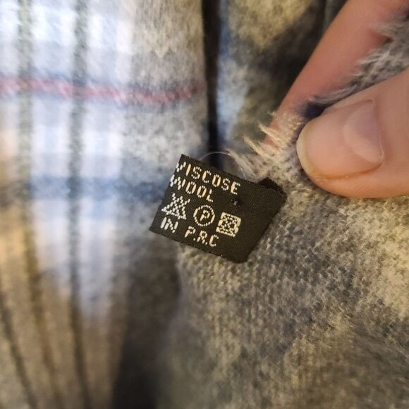 Unbranded Soft Wool Blend Plaid Scarf Gray Blue Tassels Frayed Edge 84" x  28" - Picture 4 of 6